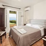 Villa Irida *