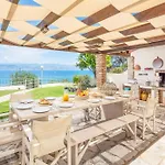Irida Villa